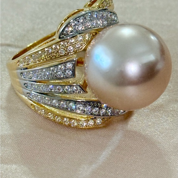 NWOT Gorgeous Champagne Color Pearl Two Tones With accents Band Ring in 6,7 - Picture 5 of 5